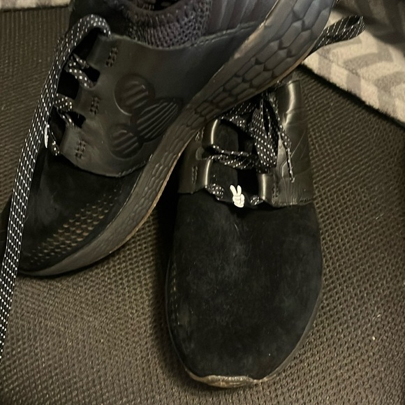 Disney Mickey Mouse New Balance - Picture 1 of 7